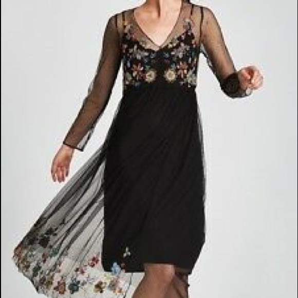 Black Lace Floral Maxi Dress - Picture 2 of 8
